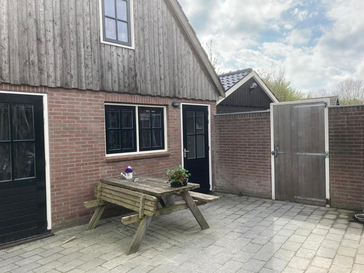 Vakantiehuis 'T Laaisterplakky Zonder Drempels Oude Bildtzijl Exterior photo